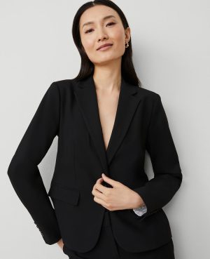The Notched One Button Blazer in Seasonless Stretch