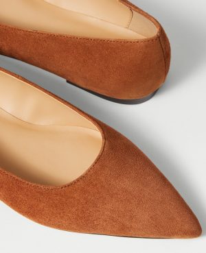 Weekend Collection Pointy Toe Suede Ballet Flat