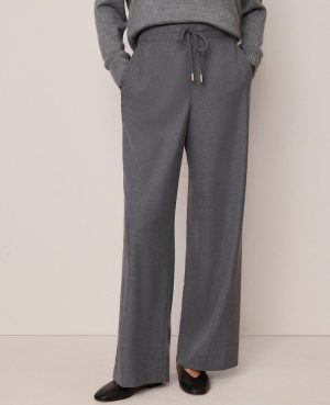 Weekend Collection Wide-Leg Jogger Pant