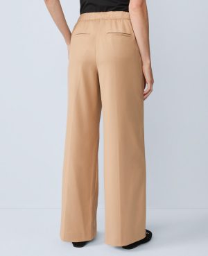 Wide-Leg Jogger Pant
